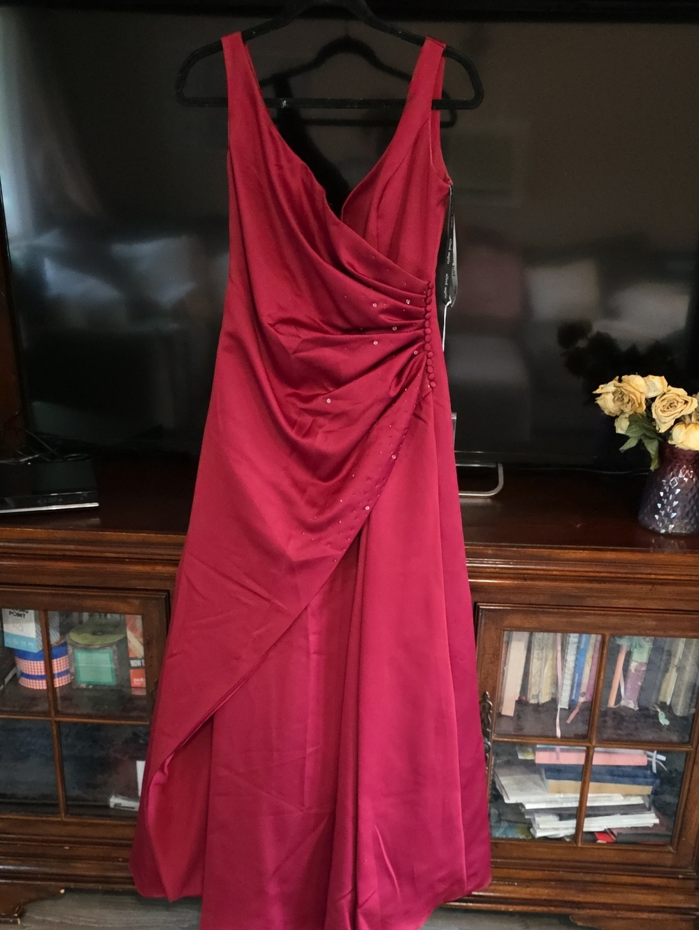 Alfred Angelo Elegant Women's Burgundy V-Neck Evening Dress With Rhinestones